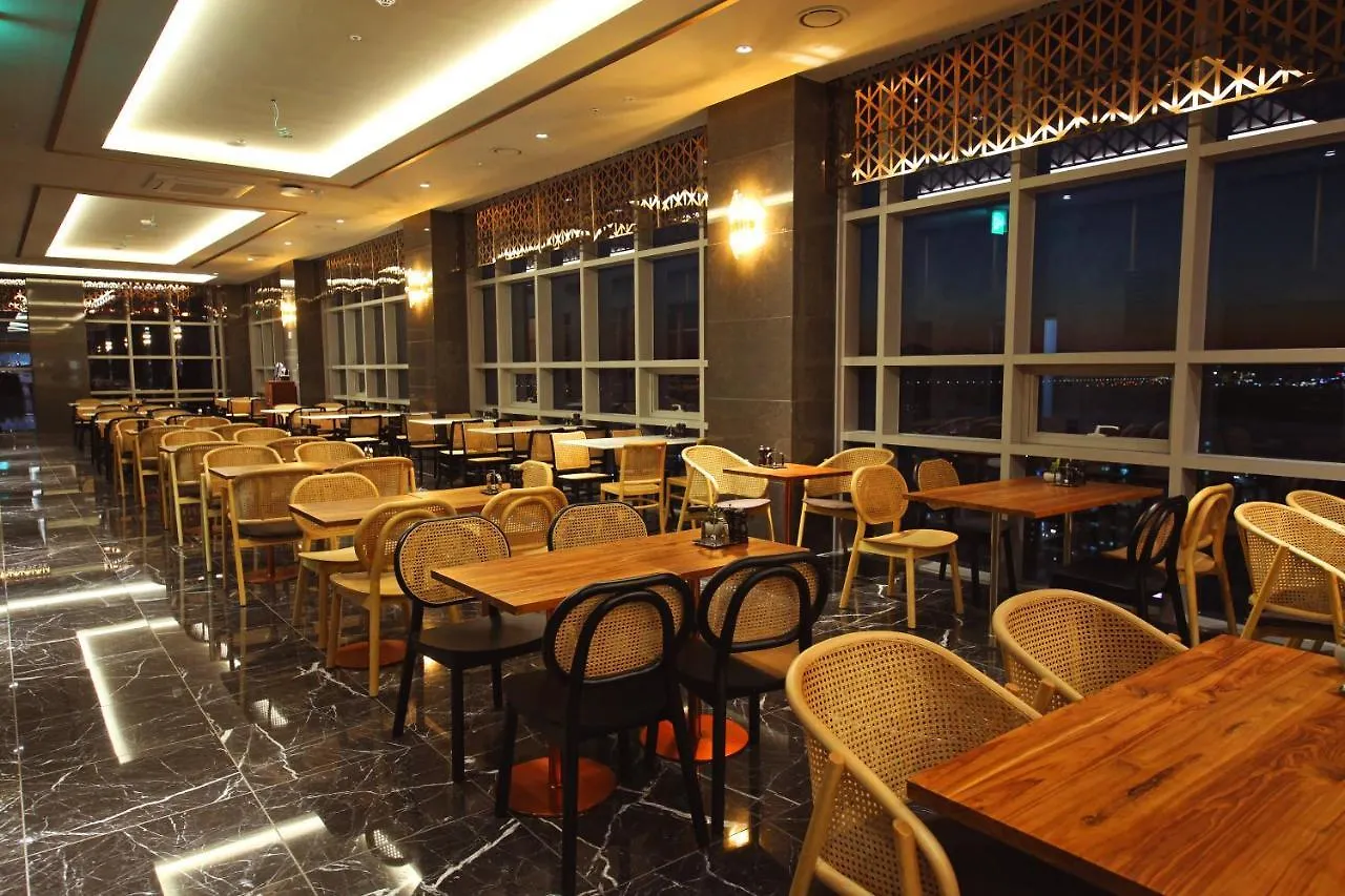 Layers Hotel Busan Hadan