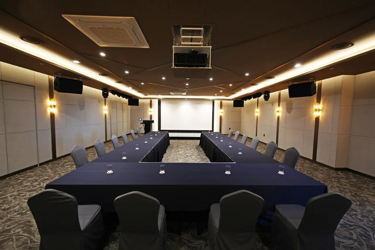 Layers Hotel Busan Hadan