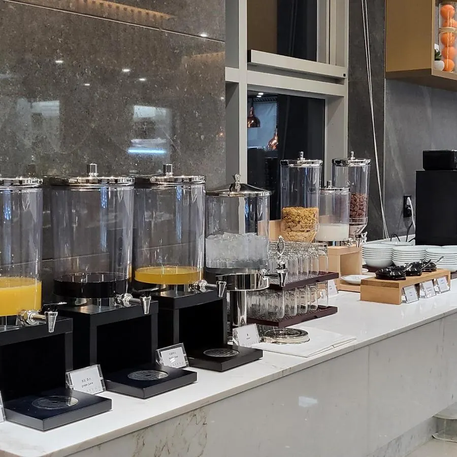 Layers Hotel Busan Hadan