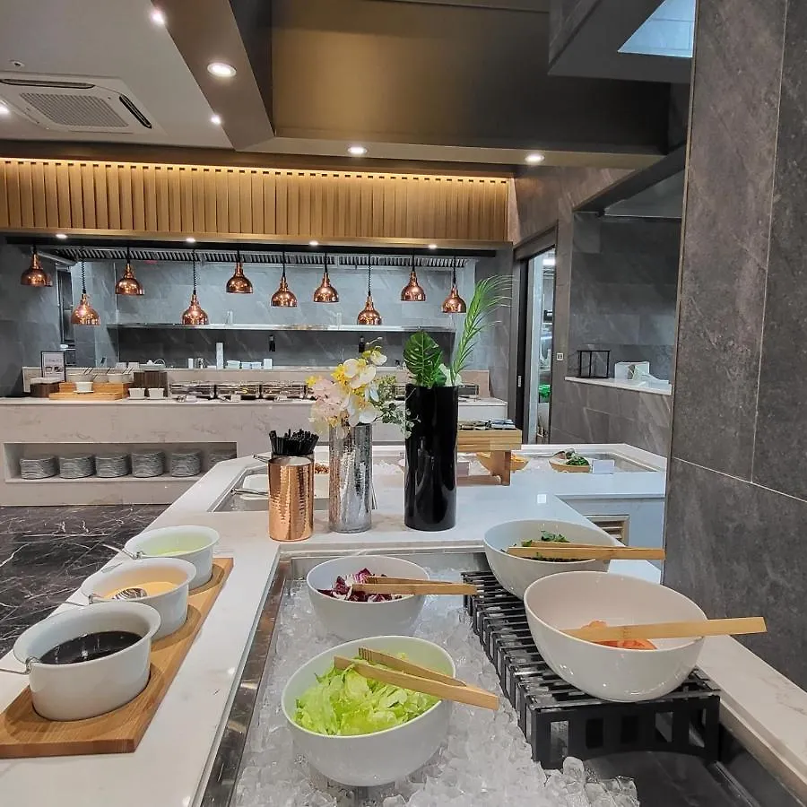 Layers Hotel Busan Hadan 4*,