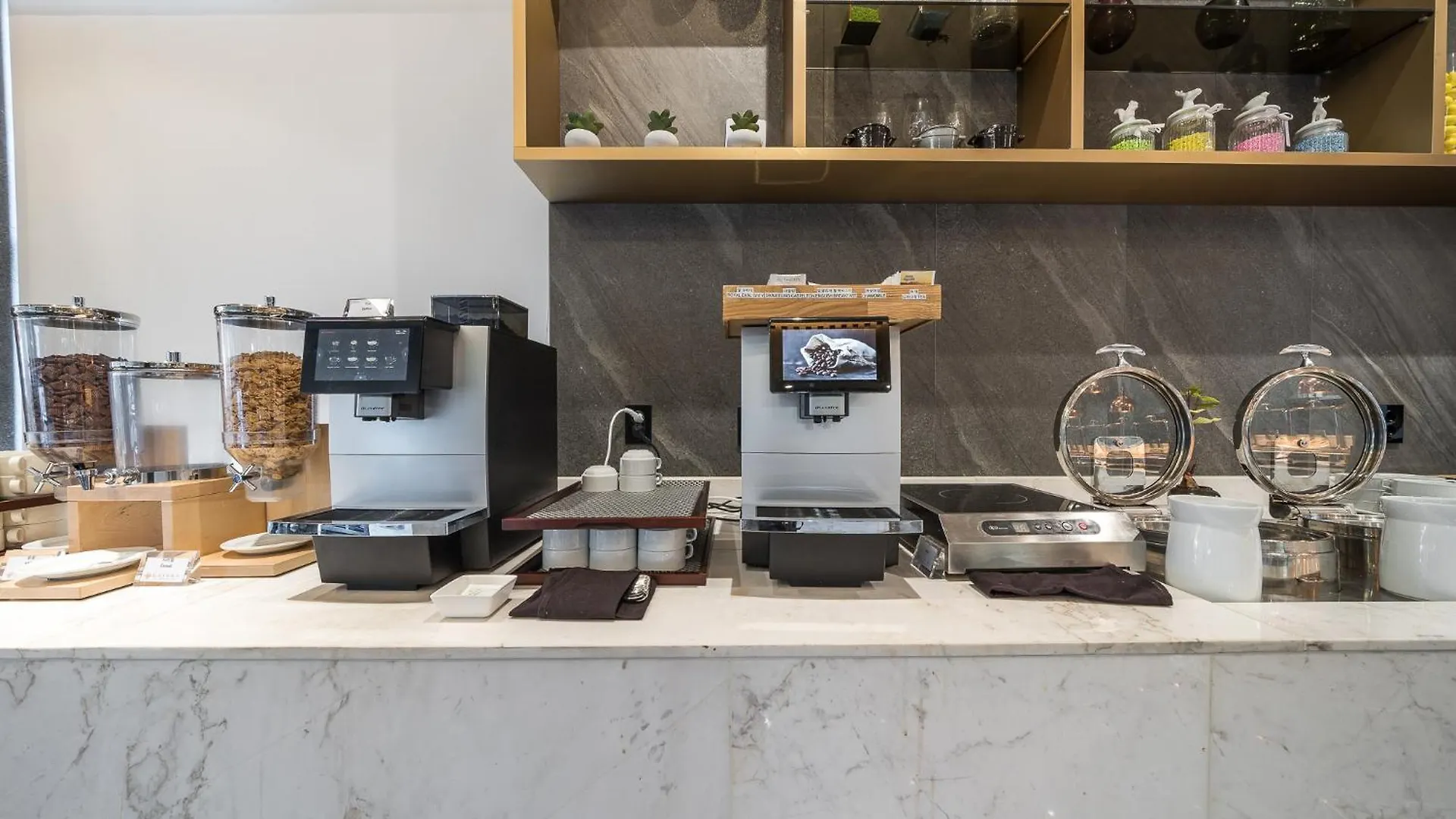 Layers Hotel Busan Hadan